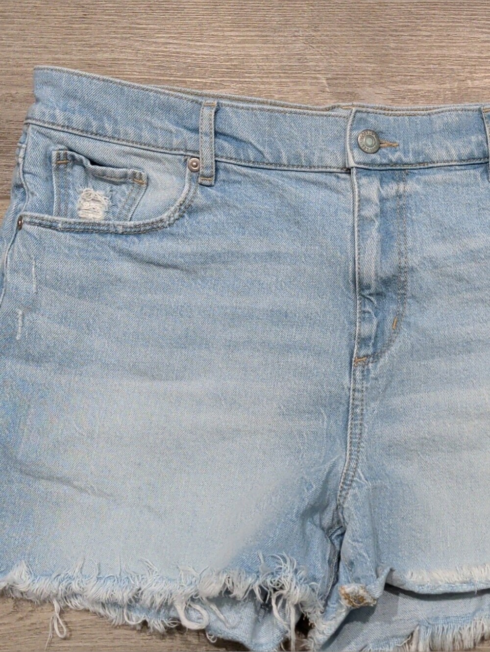 Women's LOFT Light Blue Distressed Denim Shorts, Size 12/31